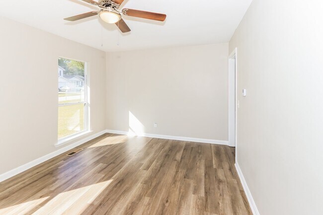 Building Photo - 113 Jacobs Ln