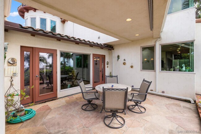 Building Photo - 701 N Granados Ave