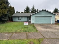 Building Photo - Three Bedroom Home in South Salem