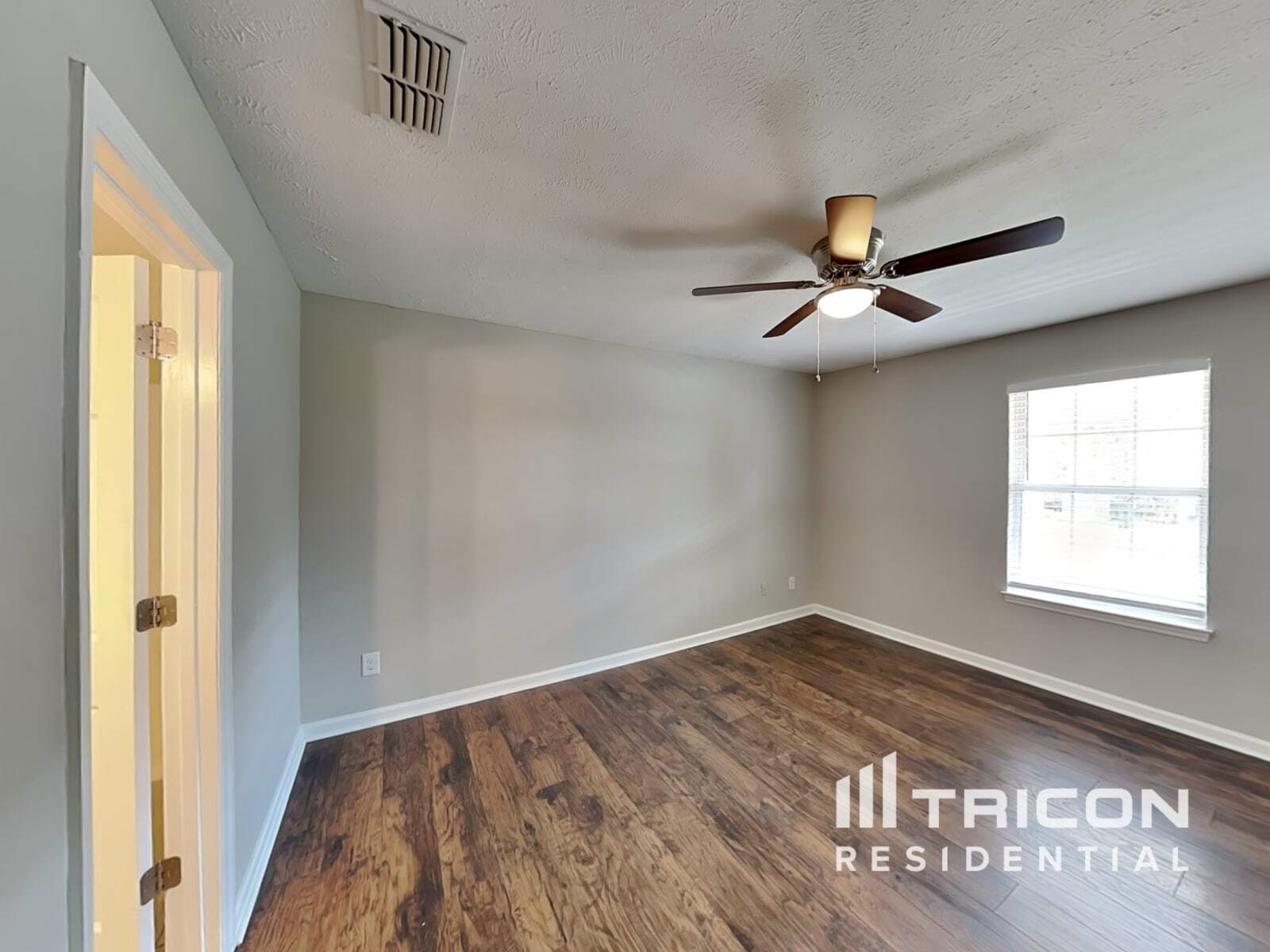 Building Photo - 504 Sanders Dr