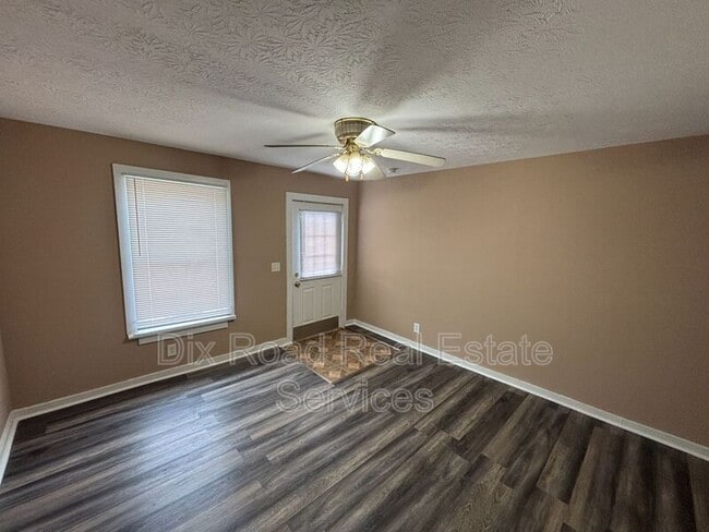 Building Photo - 829 Maple Ave