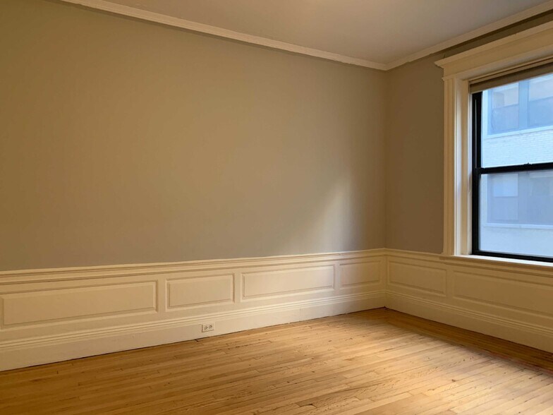 Building Photo - 461 Commonwealth Ave