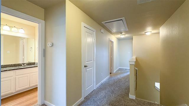 Building Photo - 9922 Ironhorse Dr