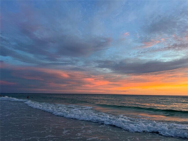 Building Photo - 4216 Plumosa Terrace