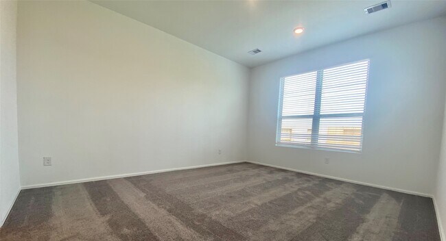 Building Photo - 26610 Daylily Grove St