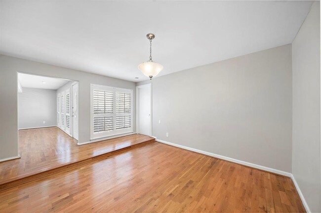 Building Photo - 7710 Antoine Dr
