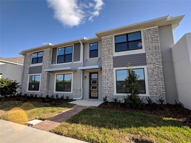 Building Photo - 2611 Amati Dr