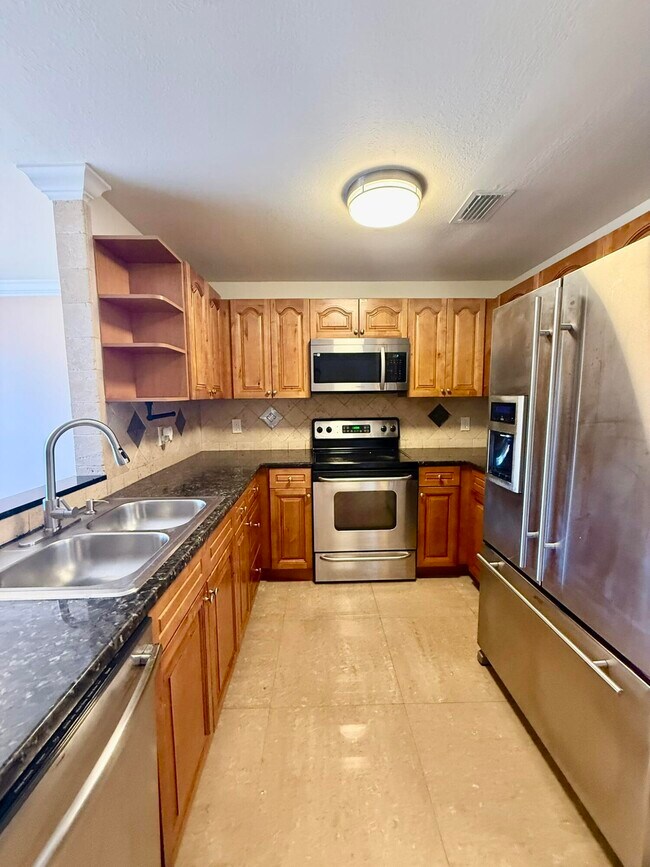 Building Photo - 2050 Oleander Blvd