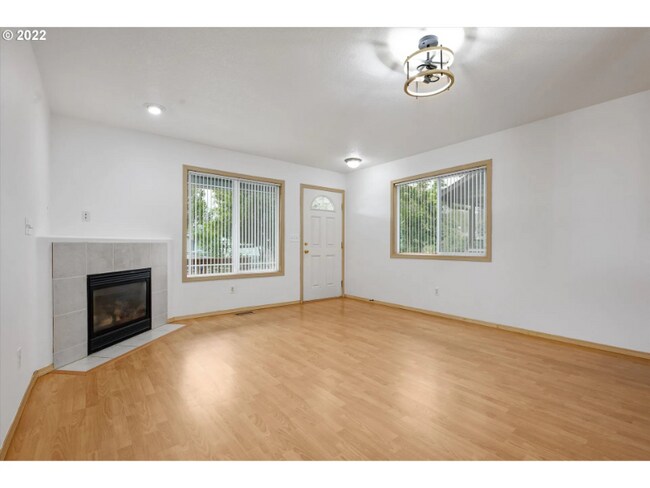 Building Photo - 3552 SE 66th Ave