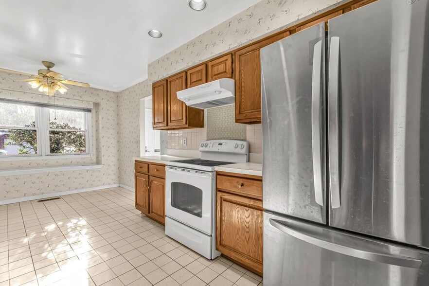 Building Photo - 4023 Park Ave