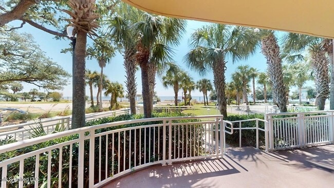 Building Photo - 2230 Beach Dr