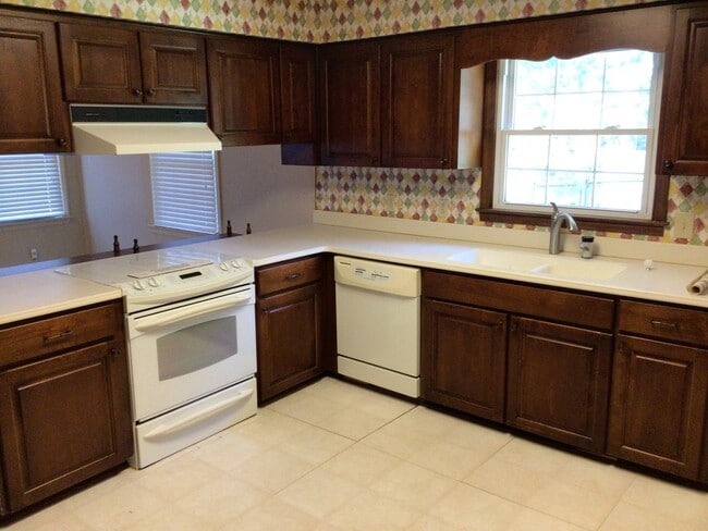 Building Photo - Spacious Ranch Home on 2.35 Acres – Private Setting with Endless Potential