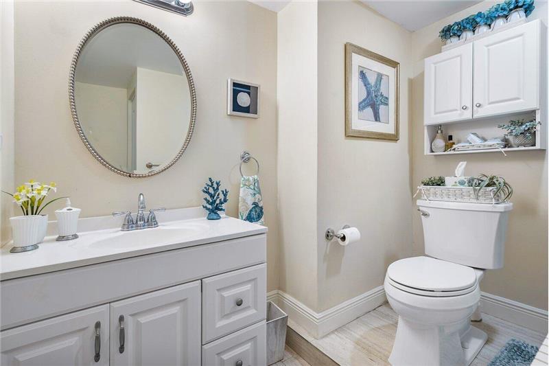 Building Photo - 521 N Swinton Ave