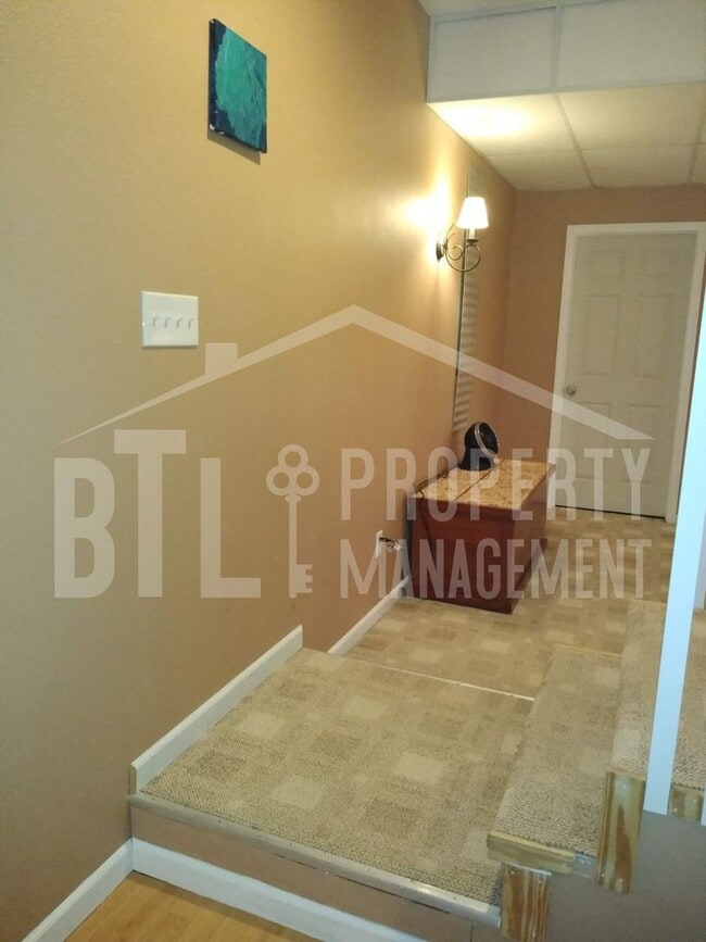 Building Photo - Fantastic Furnished 1 Bedroom Cond