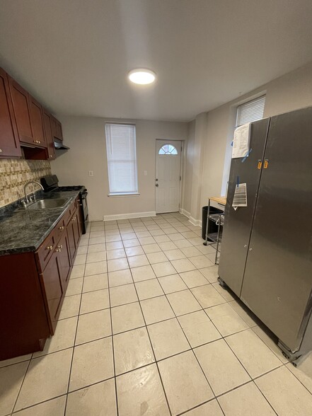 Building Photo - 1636 S 21st St