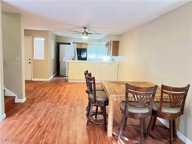 Building Photo - 2180 Pinetop Ln
