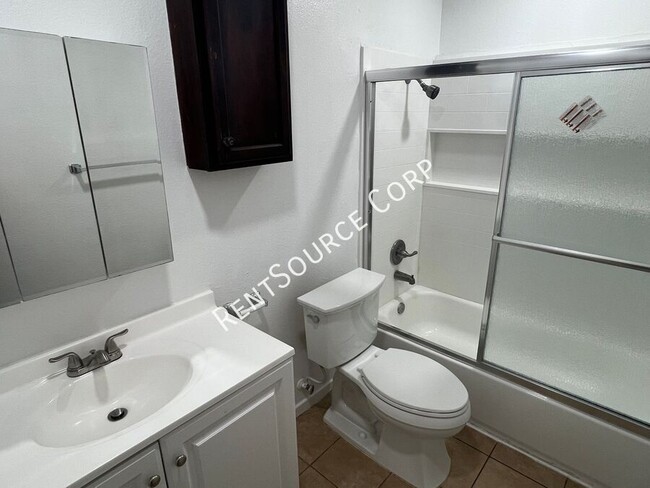 Building Photo - Gated 2 Bedroom 1 Bath Condo For Rent in P...