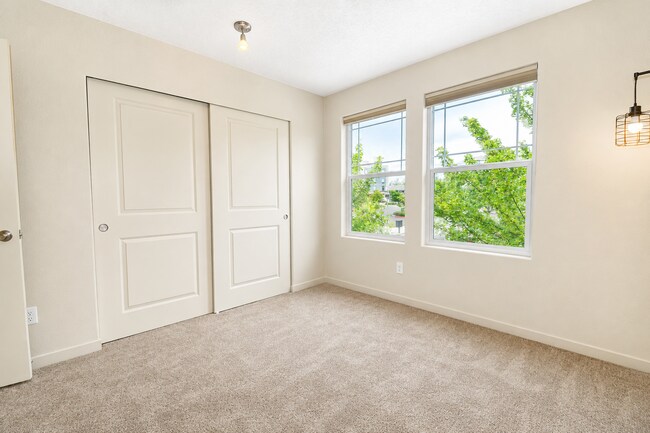 Building Photo - 216 NW 117th Loop