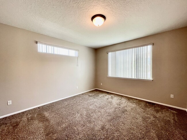 Building Photo - 819 Mt Sneffels Ave