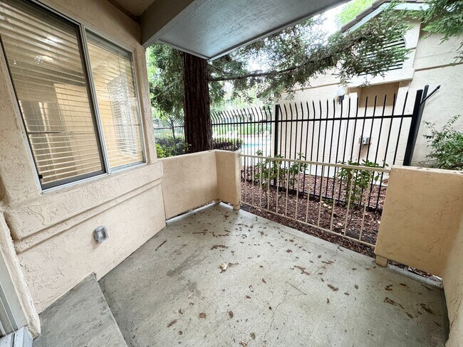 Building Photo - Perfect Shape Livermore Condo with many up...