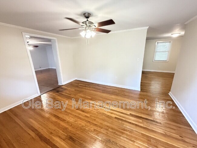 Building Photo - 4650 Rosewood Dr