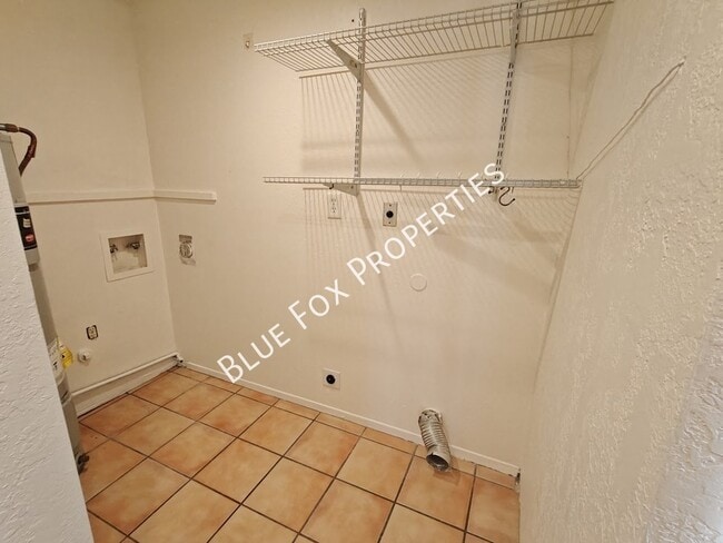 Building Photo - 275 E Norma Ln