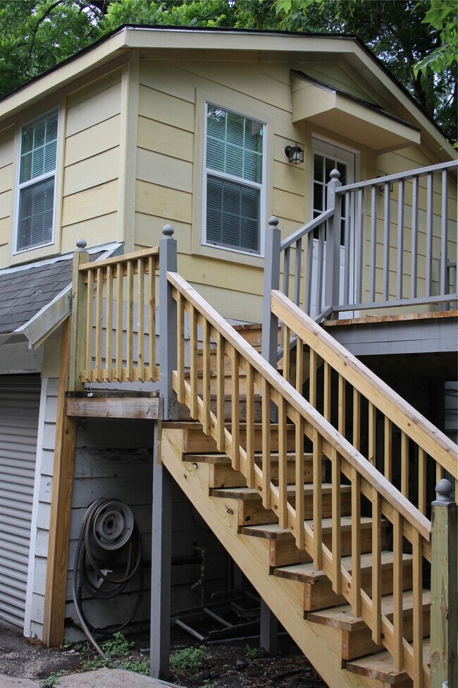 Building Photo - 7540 Ashburn St