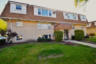 Building Photo - 9907 W 58th St