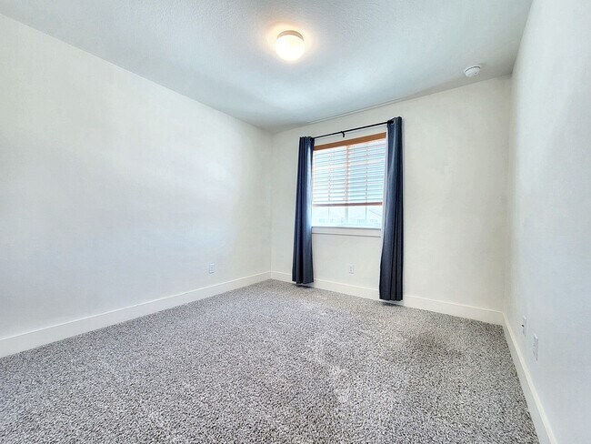 Building Photo - 130 Furlong Dr