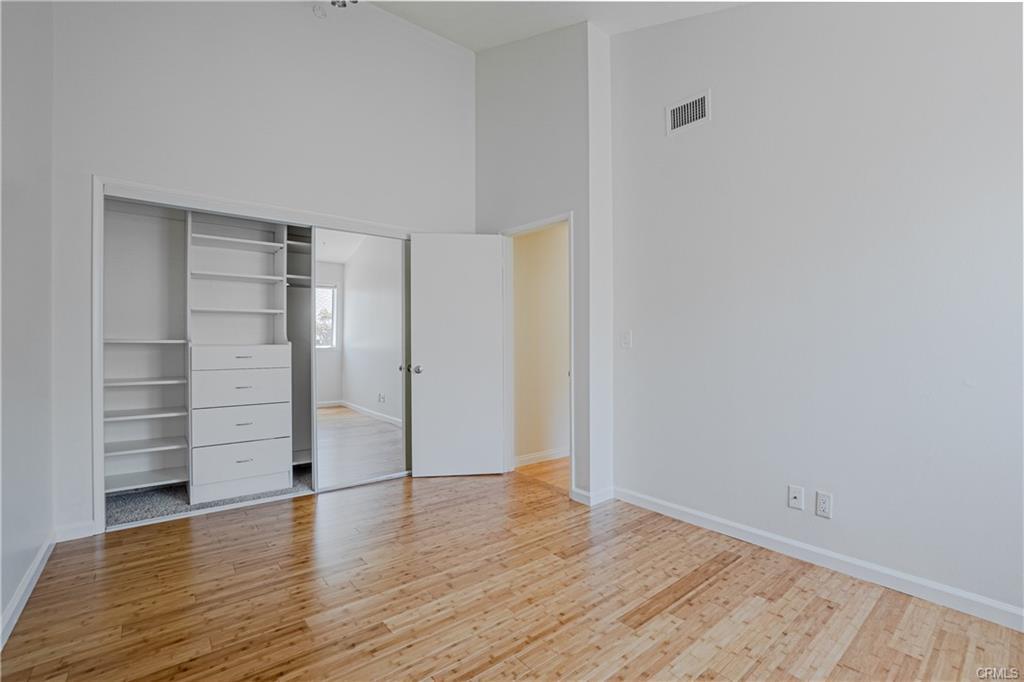 Building Photo - 2522 Voorhees Ave