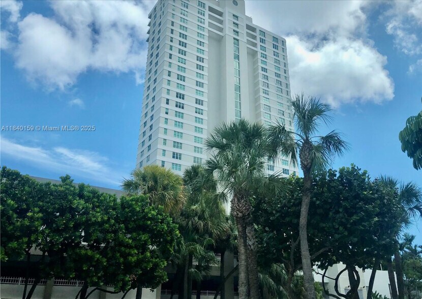 Building Photo - 800 Claughton Island Dr