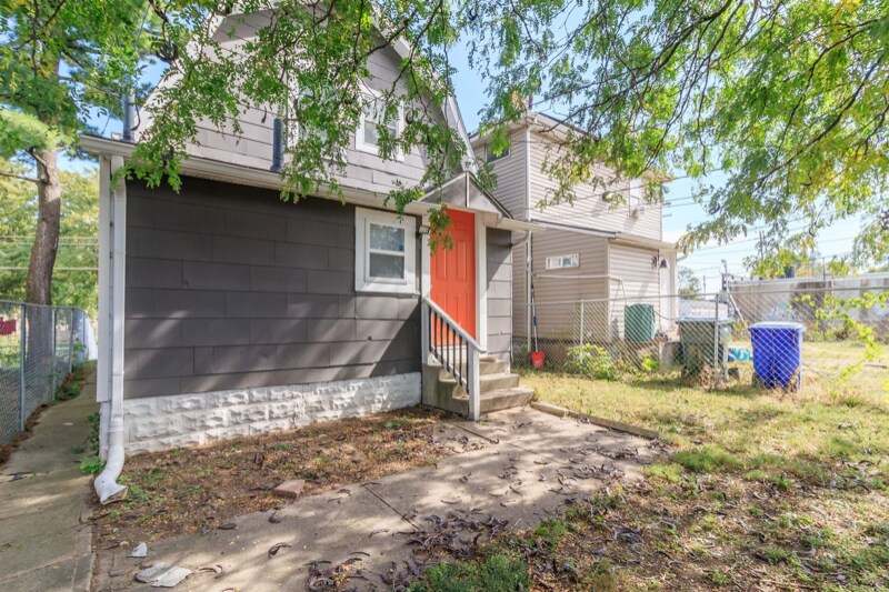 Building Photo - 319 Brehl Ave