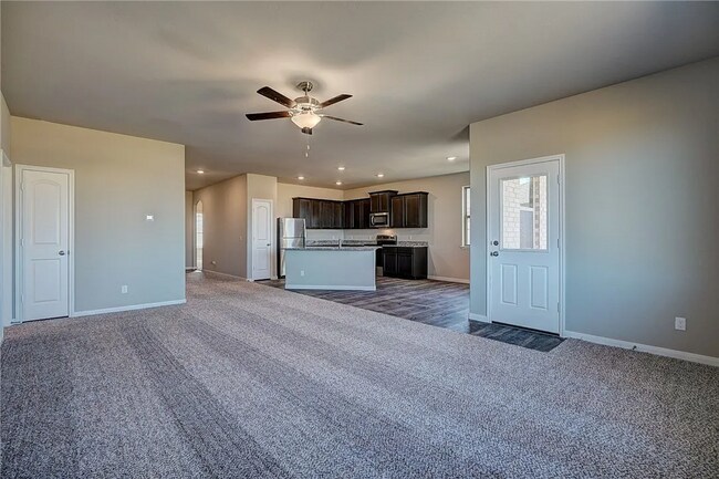 Building Photo - Charming Pet-Friendly Haven: Discover Home Sweet Home in Newcastle!!!