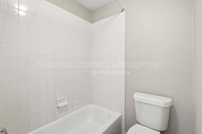 Building Photo - 3924 Highland Vale Ct