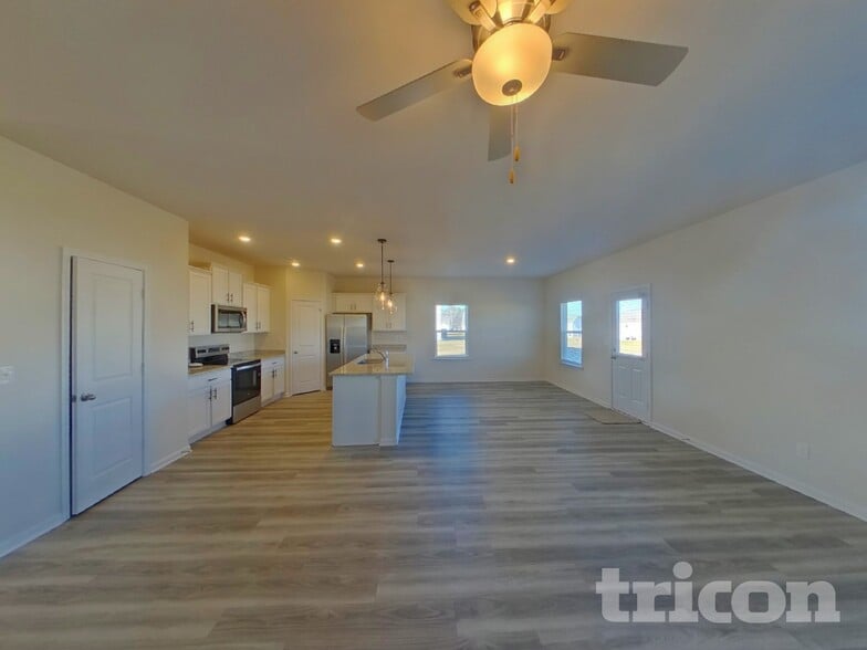 Building Photo - 118 Avondale Blvd SE