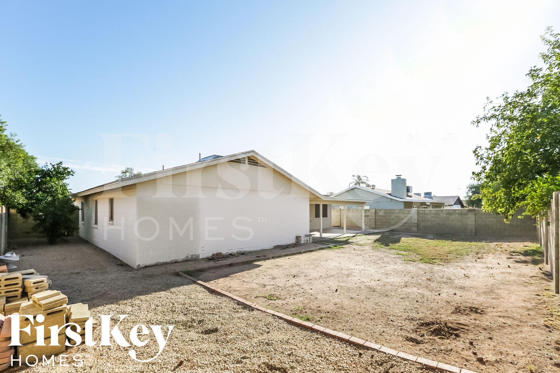 Building Photo - 7366 W Jenan Dr