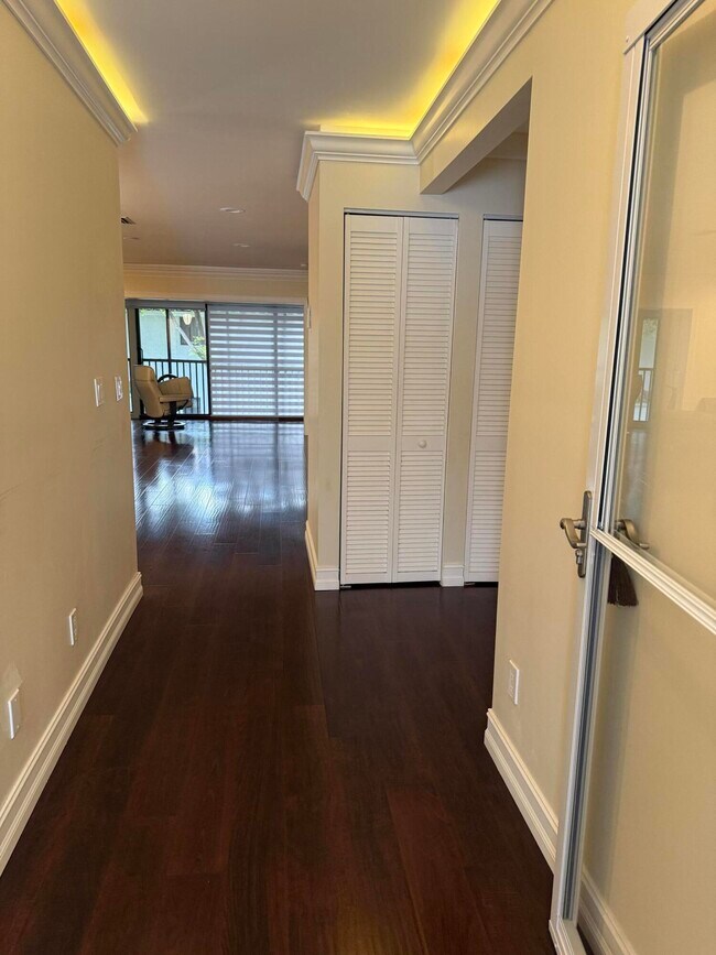 Building Photo - 85 Pelican Pointe Dr