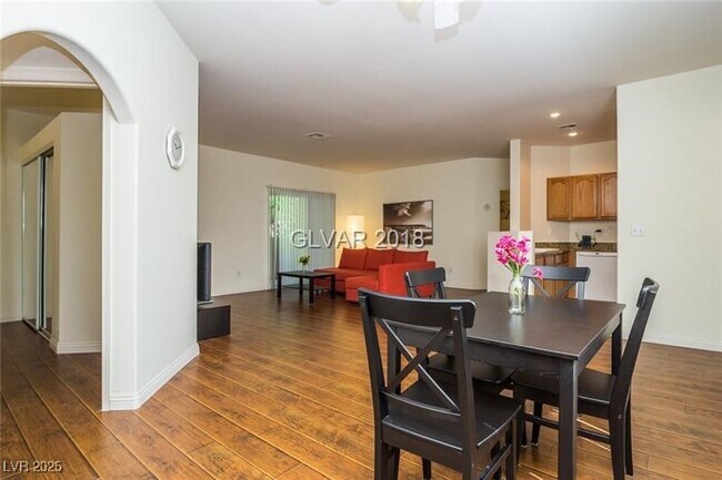 Building Photo - 2050 W Warm Springs Rd