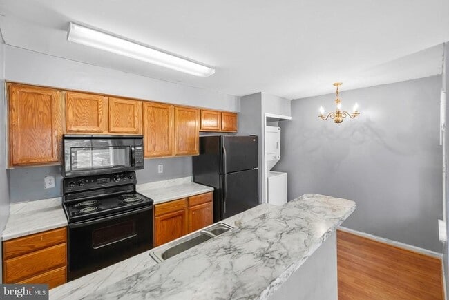 Building Photo - 8630 Beekman Pl