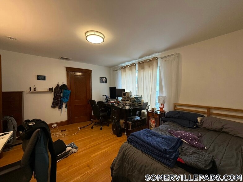 Building Photo - 449 Broadway