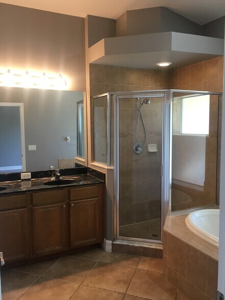 Building Photo - 7433 Terrace River Dr