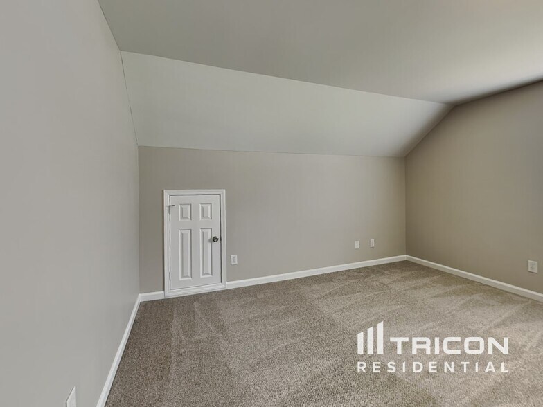Building Photo - 9260 Carnes Estates Dr