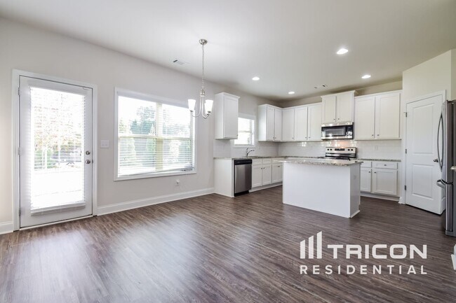 Building Photo - 4203 Bella View Dr