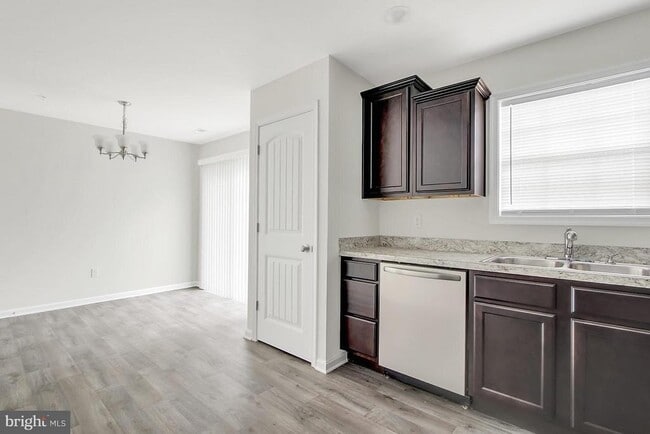 Building Photo - 200 Beechwood Wy