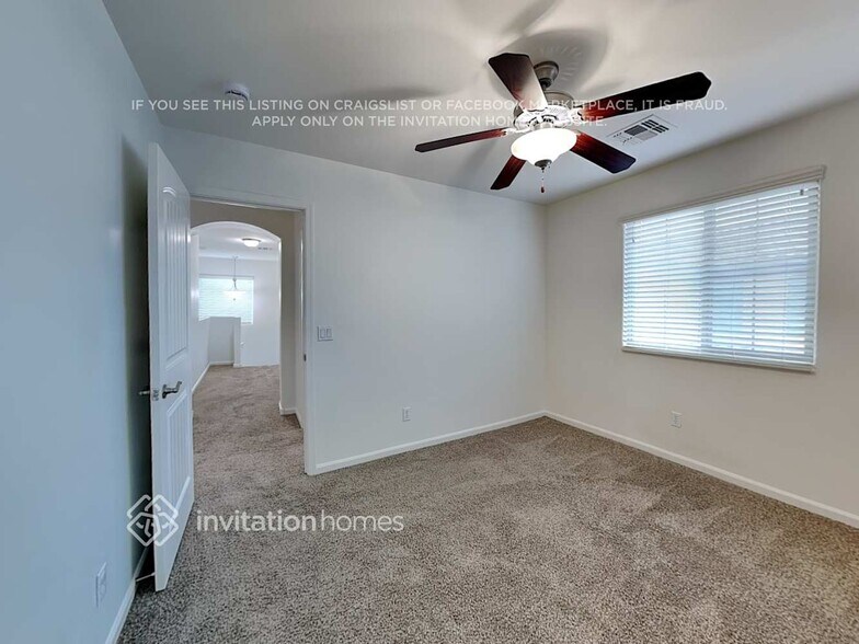 Building Photo - 1385 S Moccasin Trail