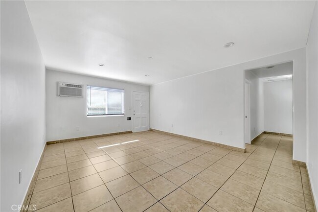 Building Photo - 14235 Sylvan St