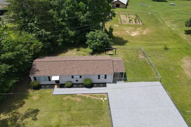 Building Photo - 566 Owl Nest Rd