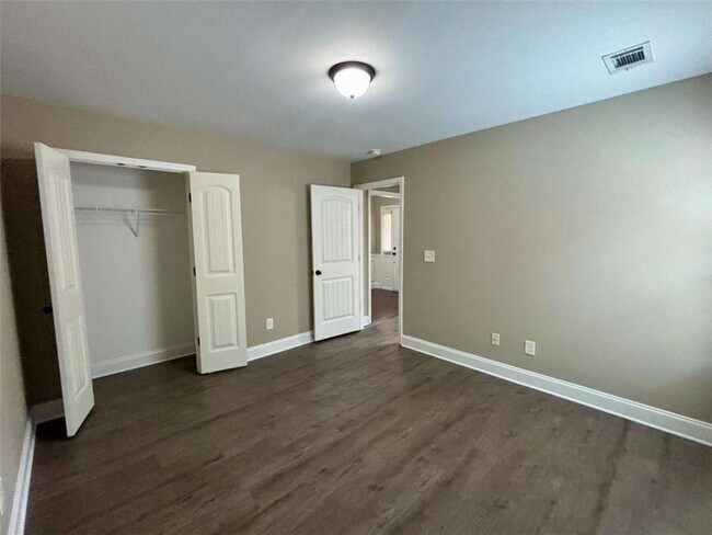 Building Photo - 4668 Hidden Creek Dr