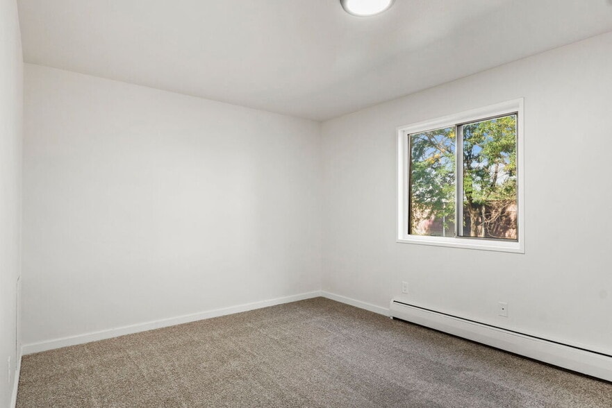Building Photo - 4934 Whitcomb Dr