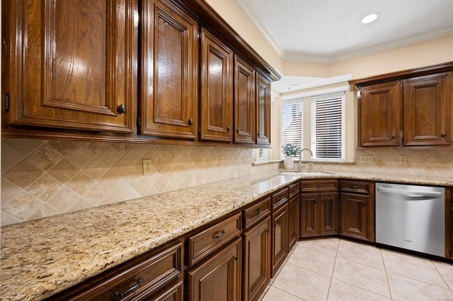 Building Photo - 12119 Auburn Hills Dr